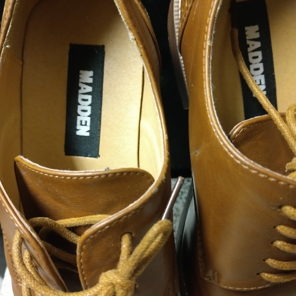 Shoes - Picture 4 of 6